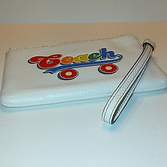 Brand New~Limited Edition COACH Leather Corner Zip Rainbow Roller Skate Wristlet - Picture 4 of 14